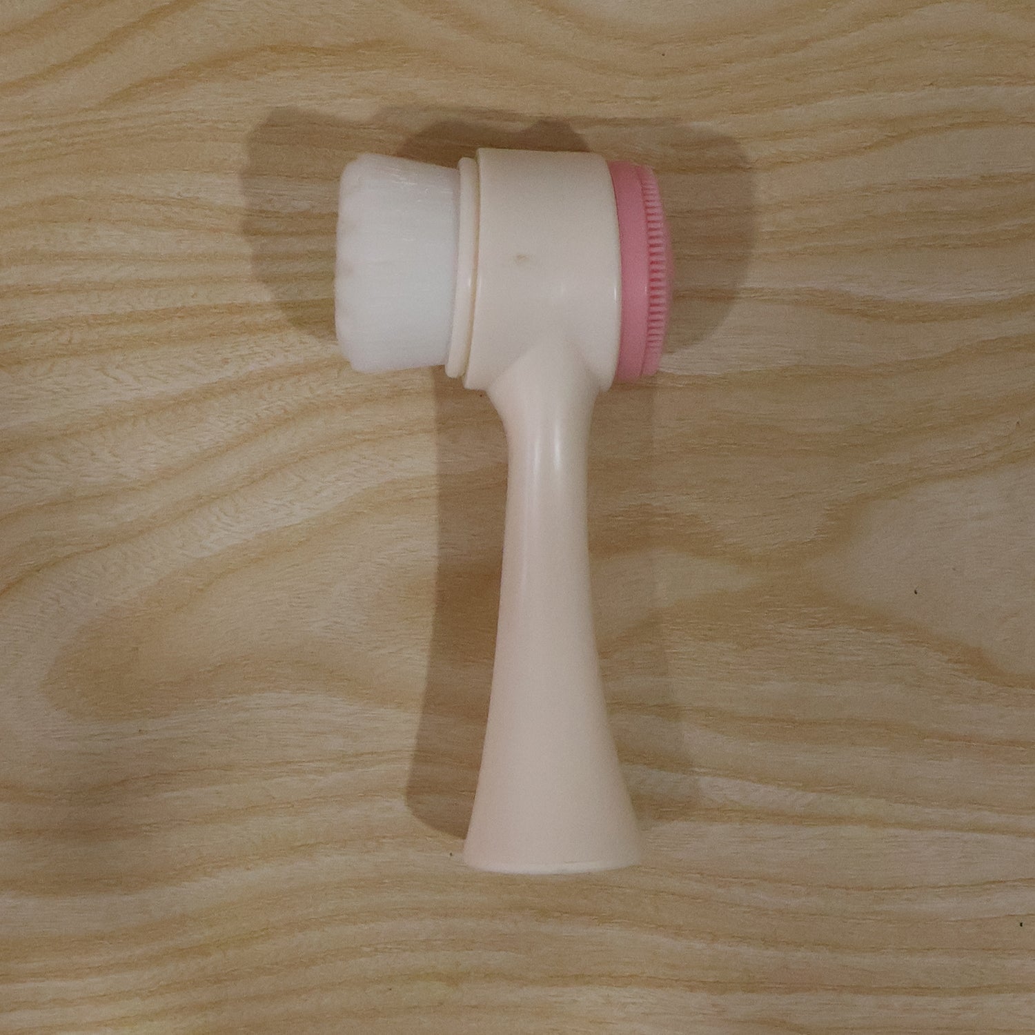 All-purpose facial cleansing brush suitable for daily skincare routines