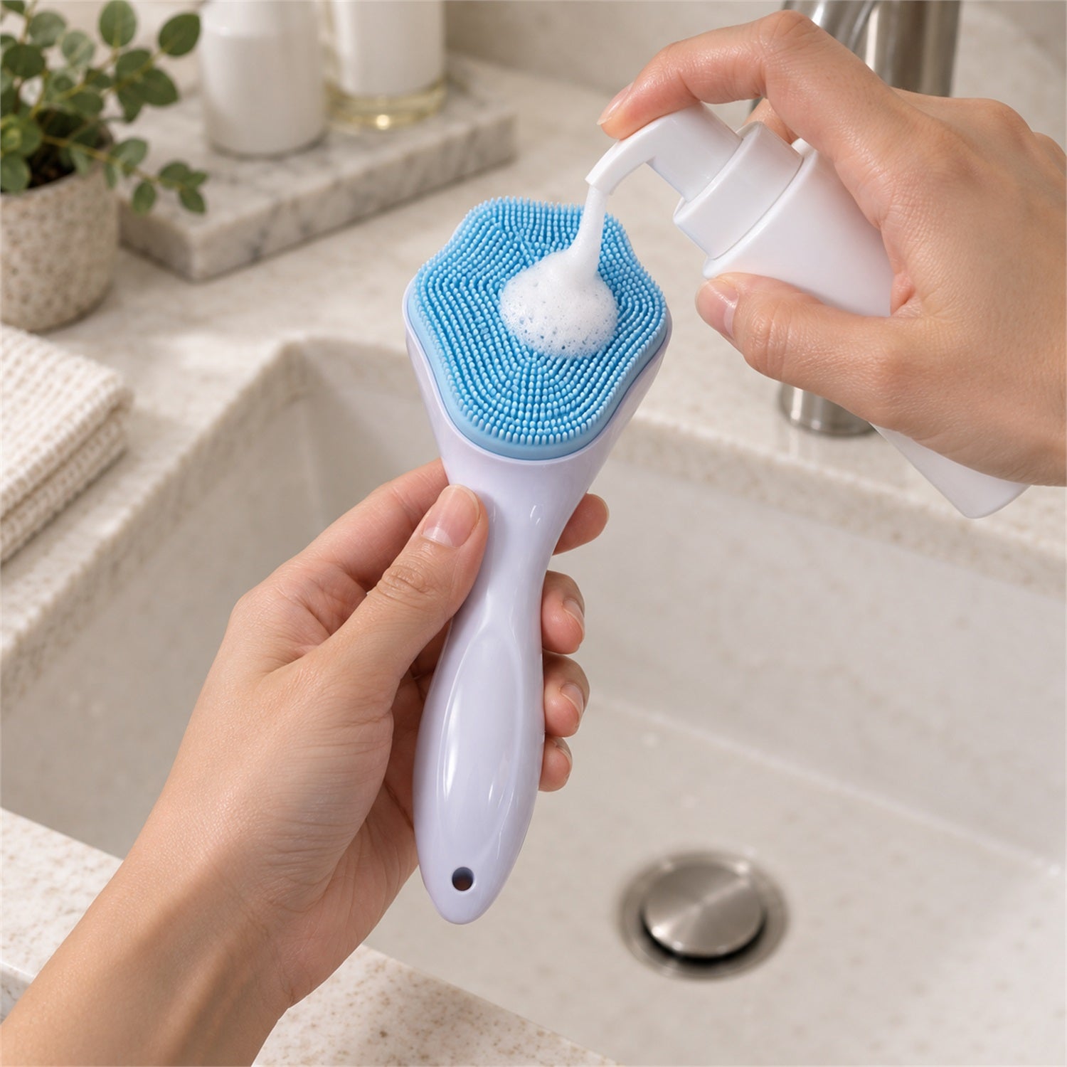 Silicone Face Scrubber Brush with Handle for Facial Cleansing & Massage (1 Pc)