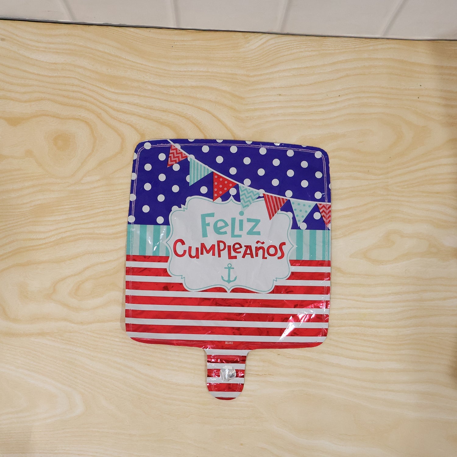 Feliz cumpleanos balloon in use