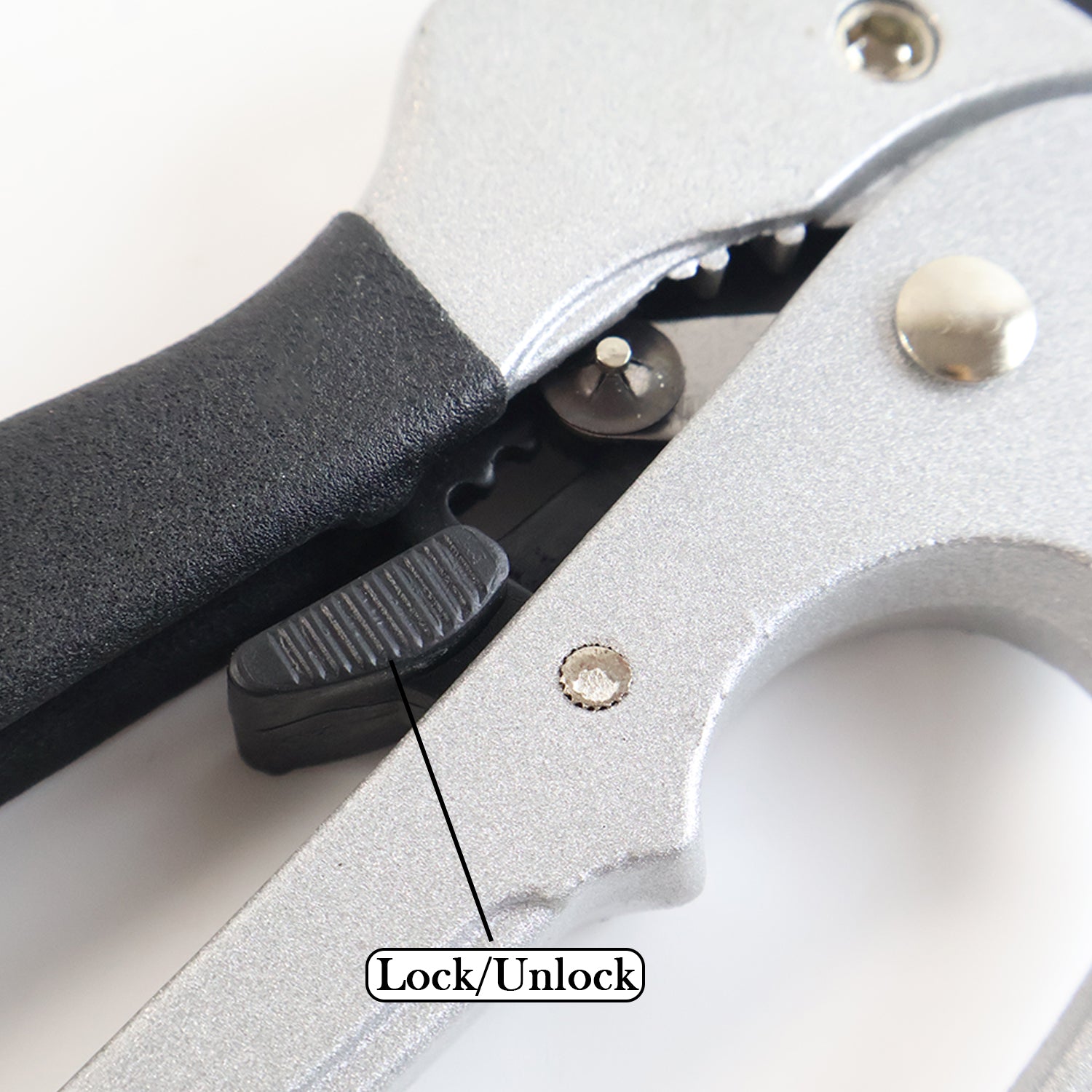 Gardening shears with ergonomic cushioned handle
