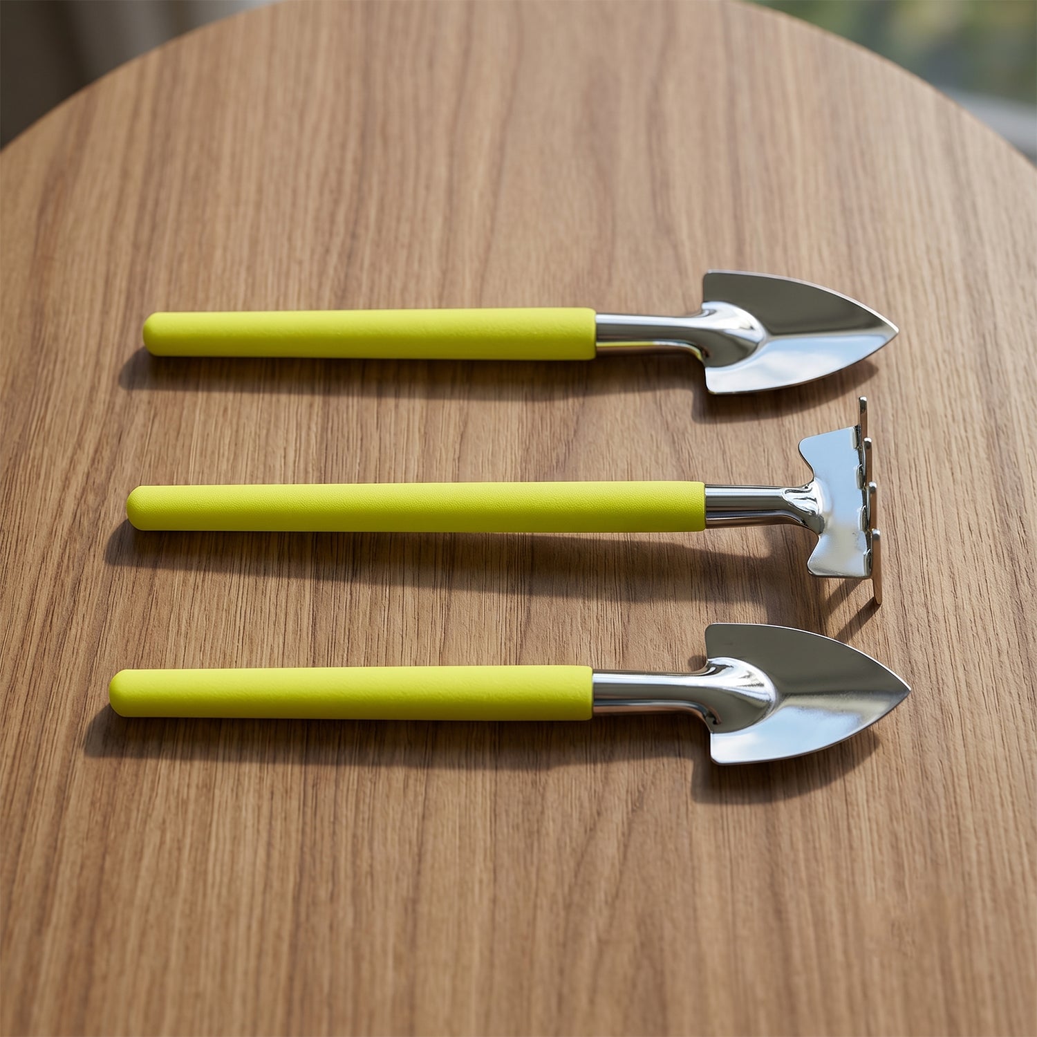 Mini gardening tool set for indoor and balcony gardening