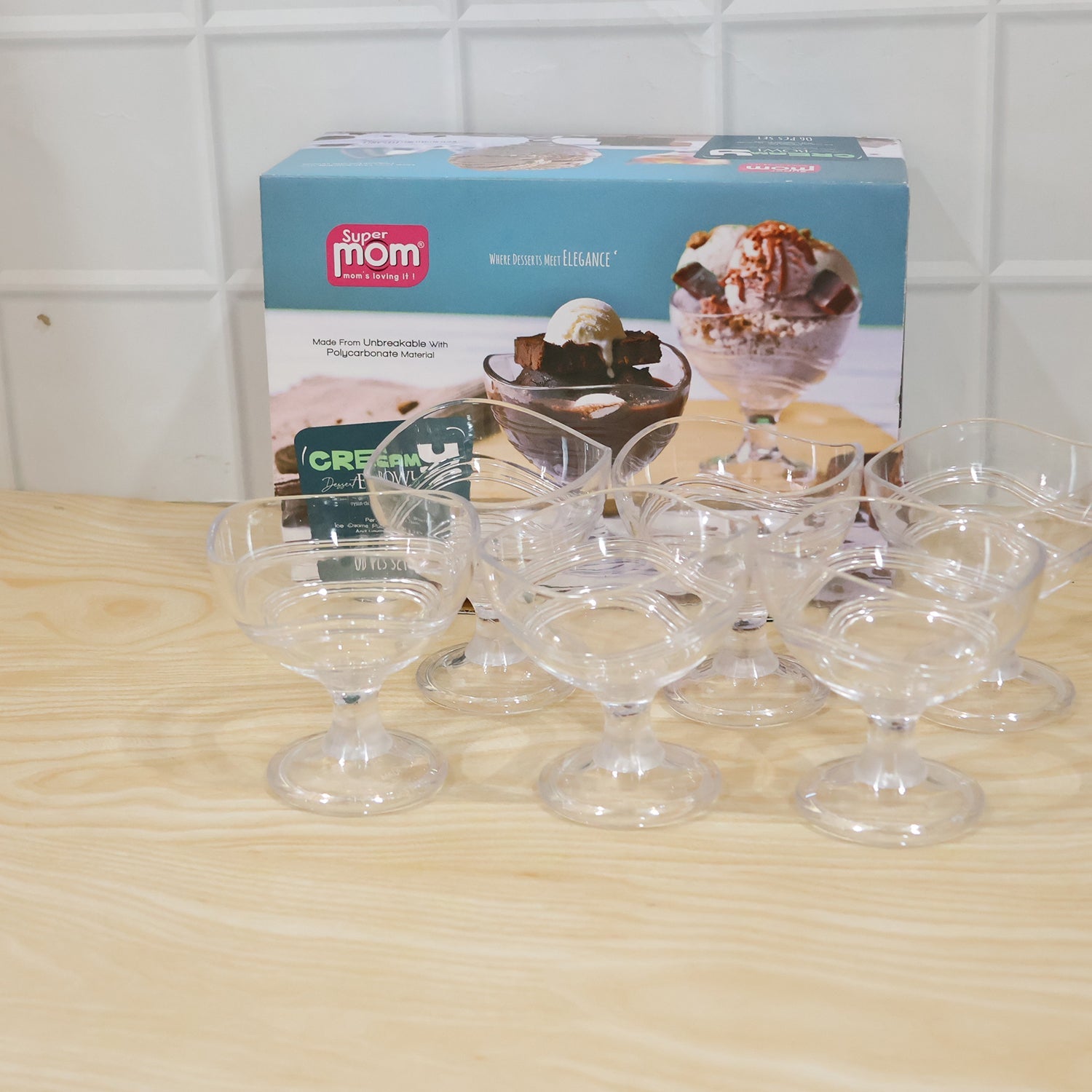 Supermom dessert bowls serving ice cream in a party setting