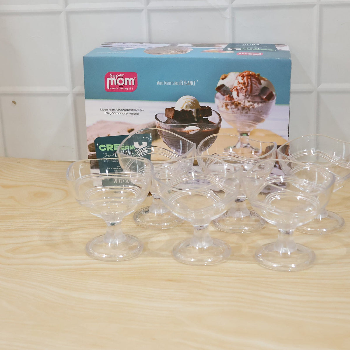 Supermom dessert bowls serving ice cream in a party setting