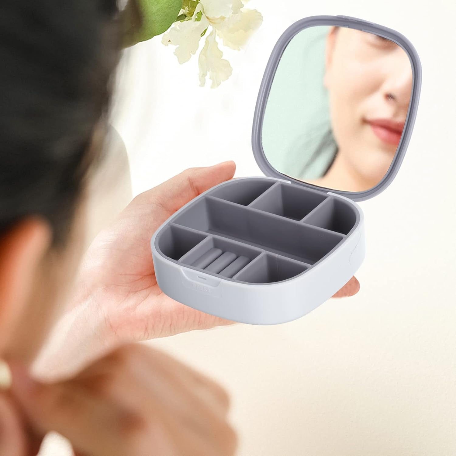 Jewelry Organizer with secure closure