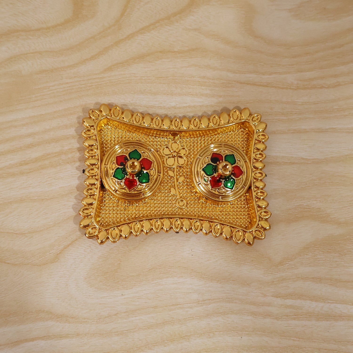 Decorative kumkum holder in golden finish ideal for pooja and gifting