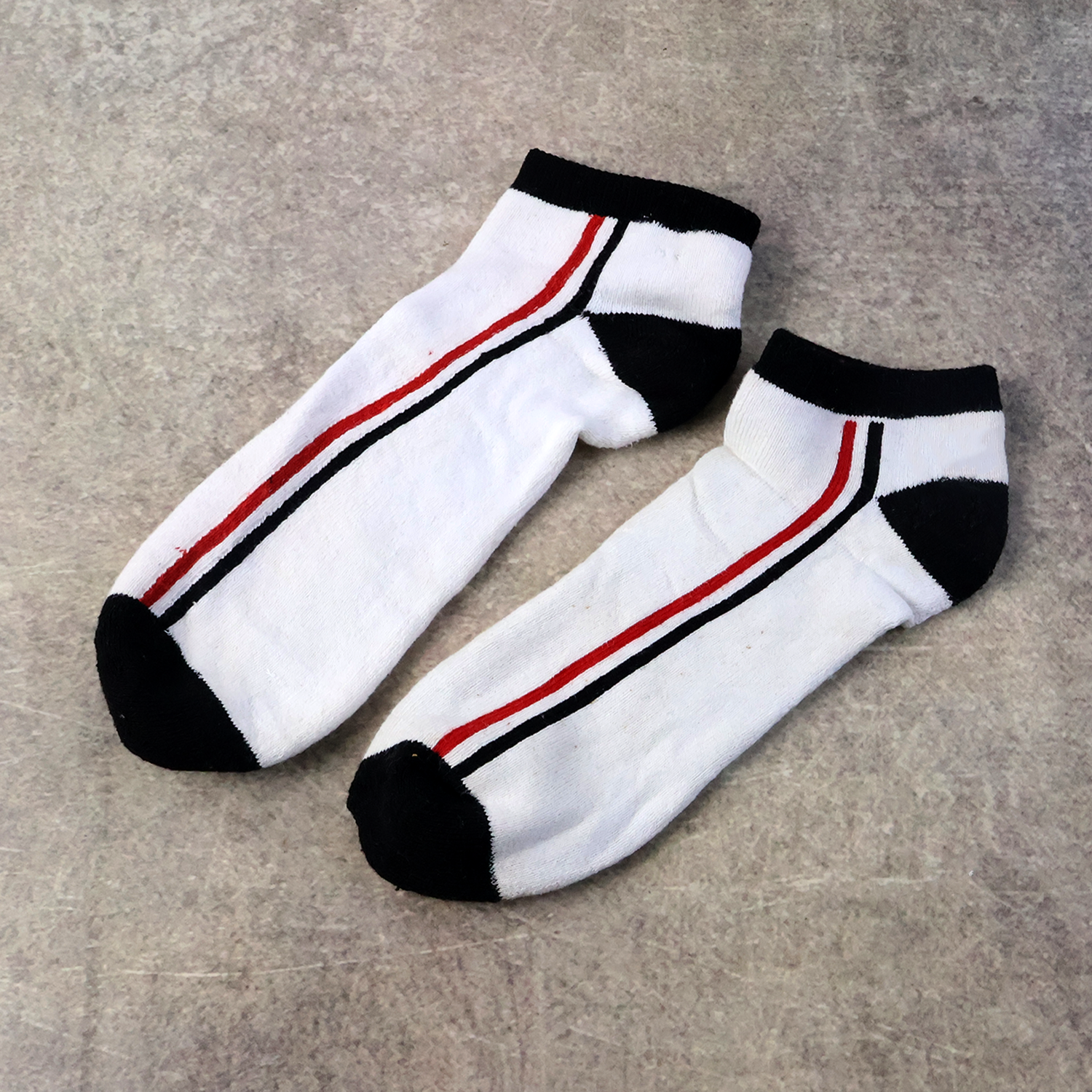 White & Black Striped Low-Cut Sports Socks (1 Pair)