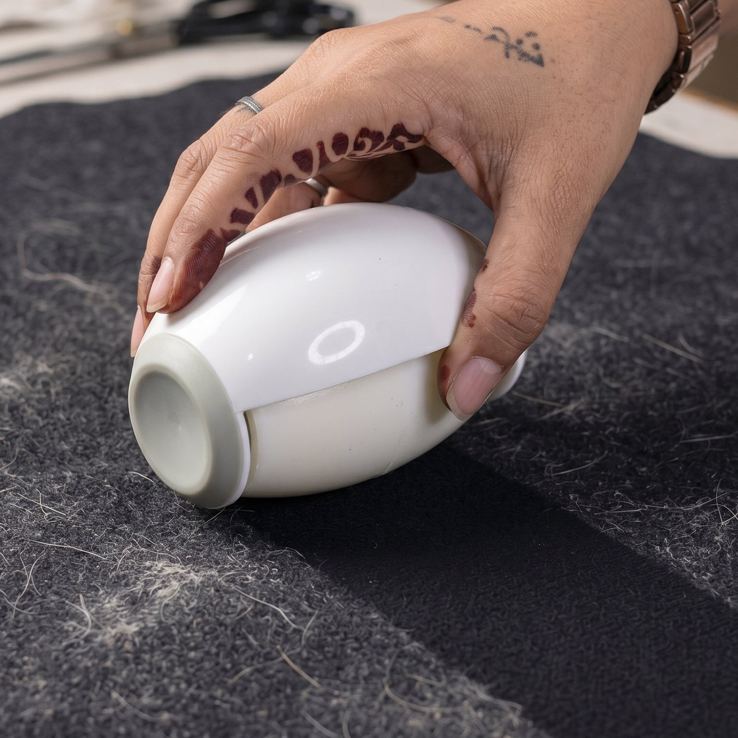 Reusable lint roller for furniture