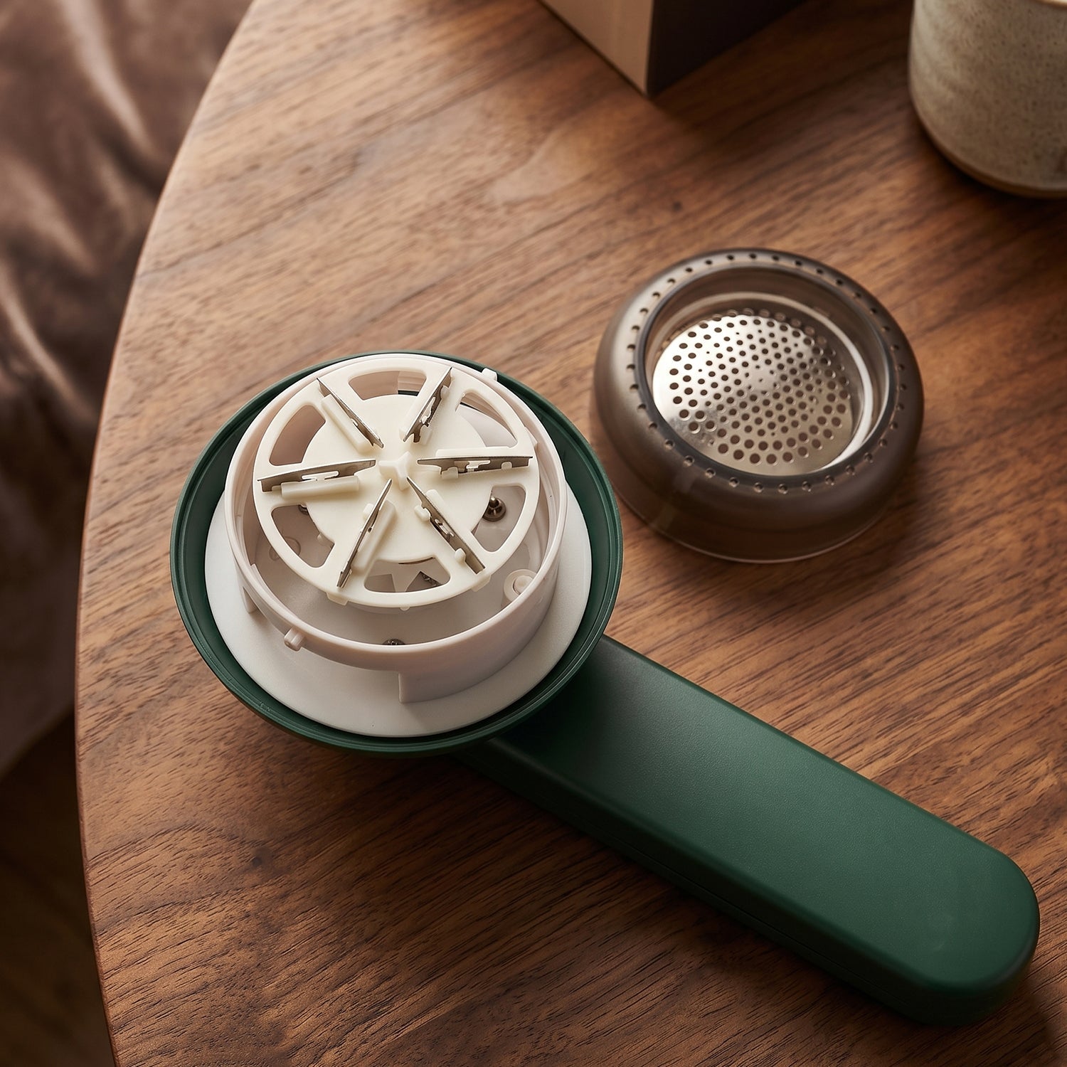 Electric Lint Remover in use