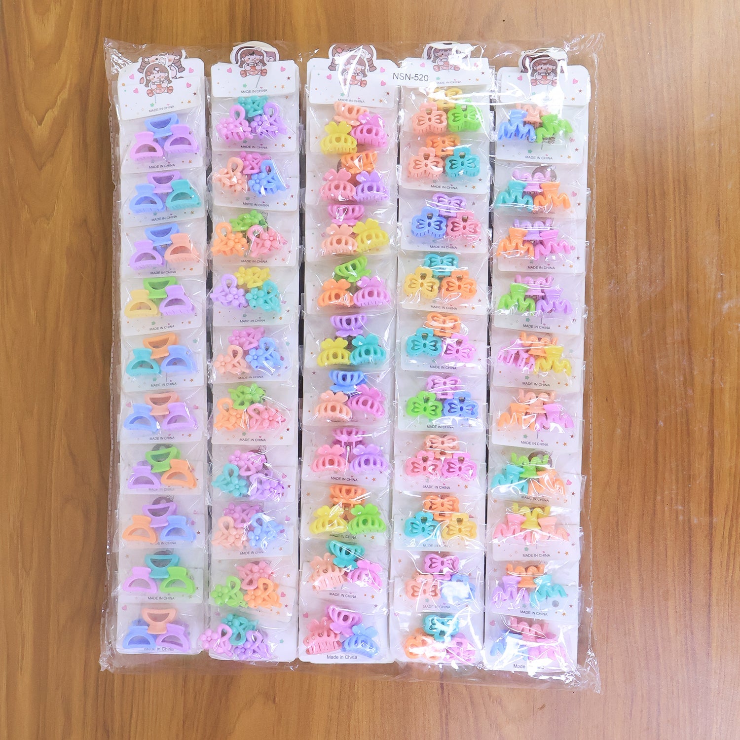 Mini hair clips live image showing product colors