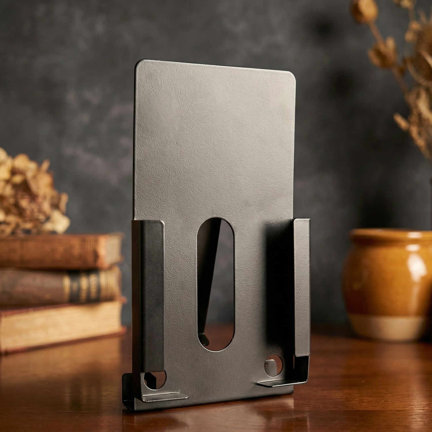 Rixa metal phone stand for vehicle dashboard