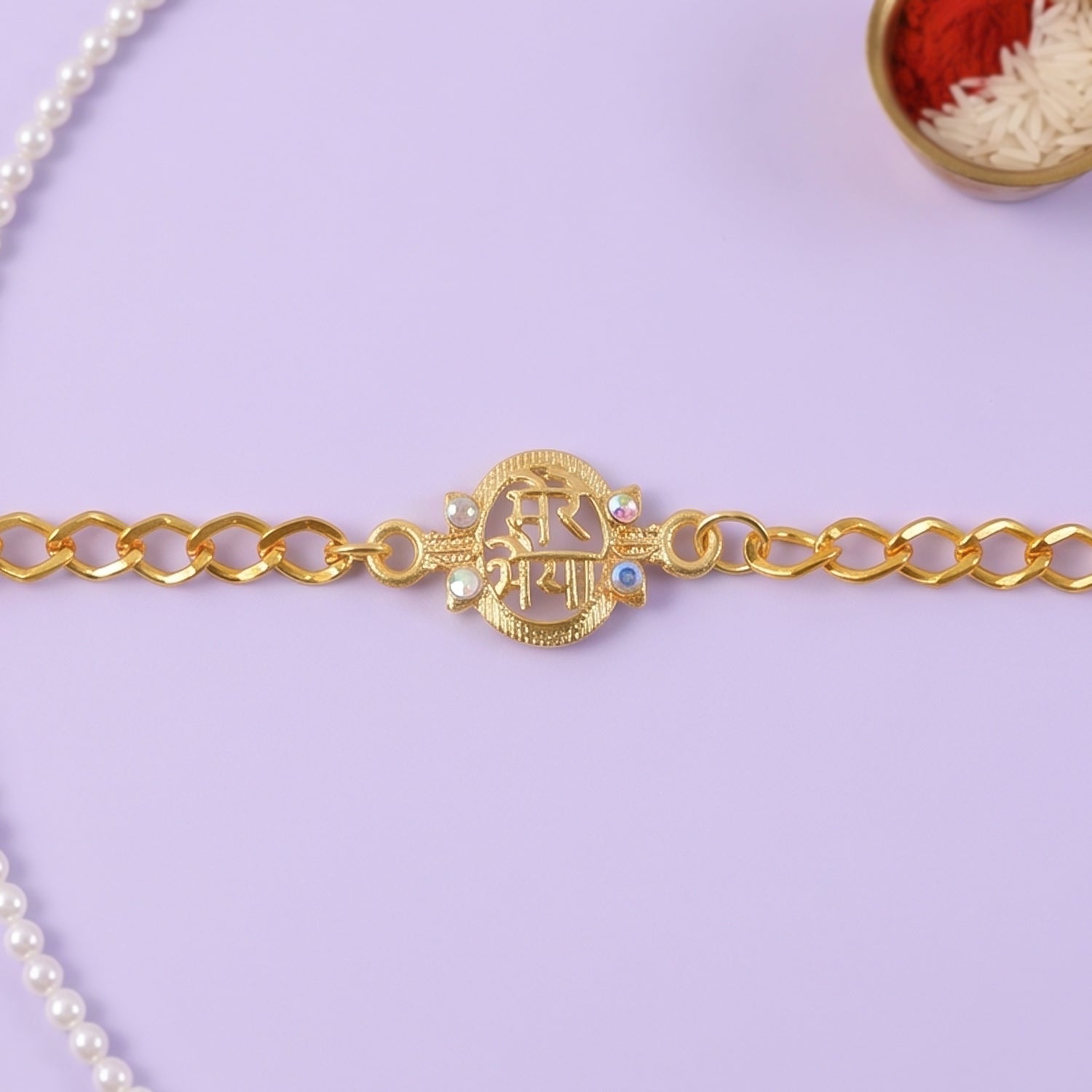 Mere Bhaiya Bracelet Rakhi, Gold-Plated Chain Rakhi with Stones for Brother (1 Pc)
