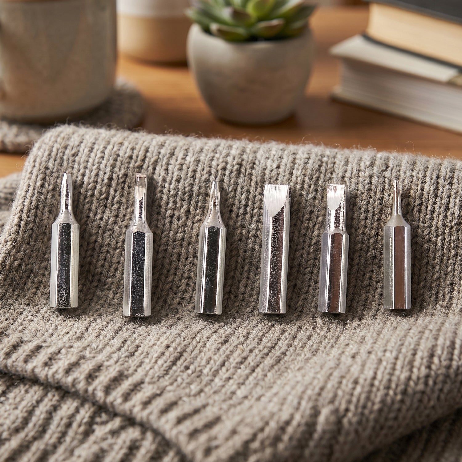 24 in 1 Precision Screwdriver Tool Kit - Medium Size (1 Set)
