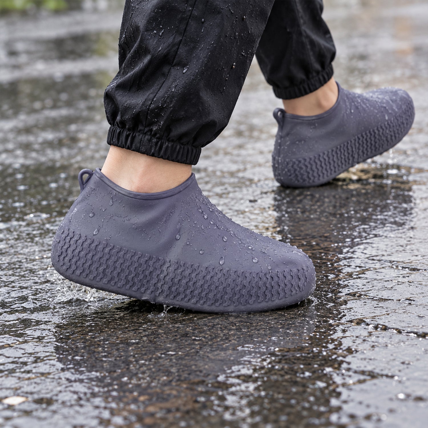 Reusable Silicone Rain Shoe Covers with Textured Sole (1 Pair, Small Size)