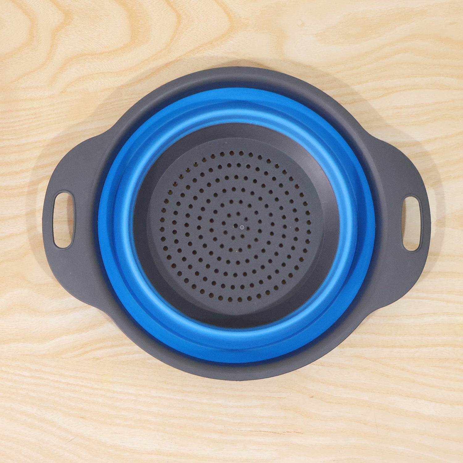 Silicone Collapsible Strainer â€“ Space-Saving Kitchen Tool for Easy Draining