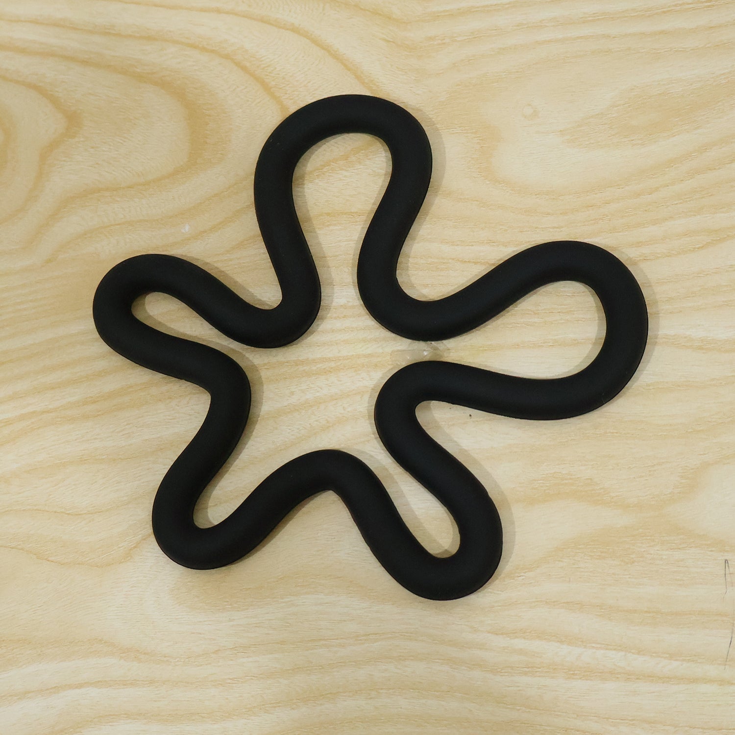 Live photo of silicone flower shape hot pot holder