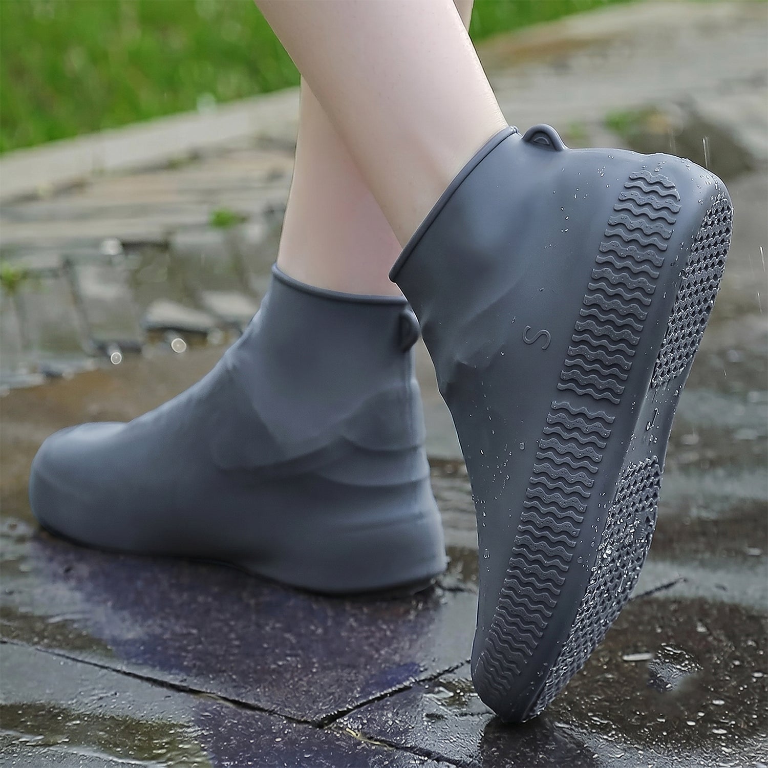 Reusable non slip shoe cover