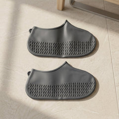 Rain shoe cover sole detail