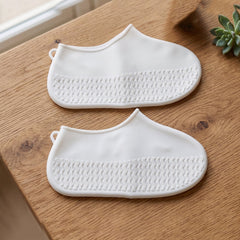 Rain shoe cover sole detail