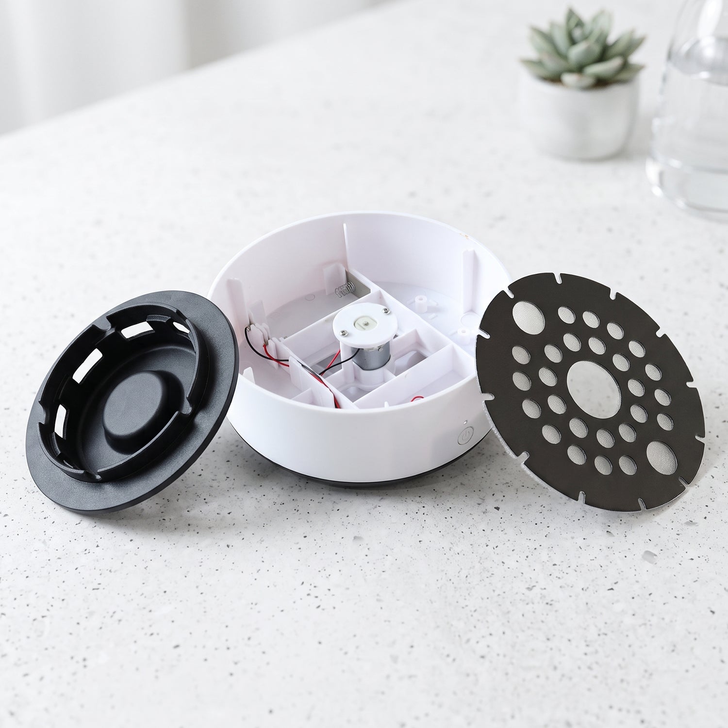 Smokeless Ashtray with Air Purifier and Push Down Lid for Home Office (1 Pc)