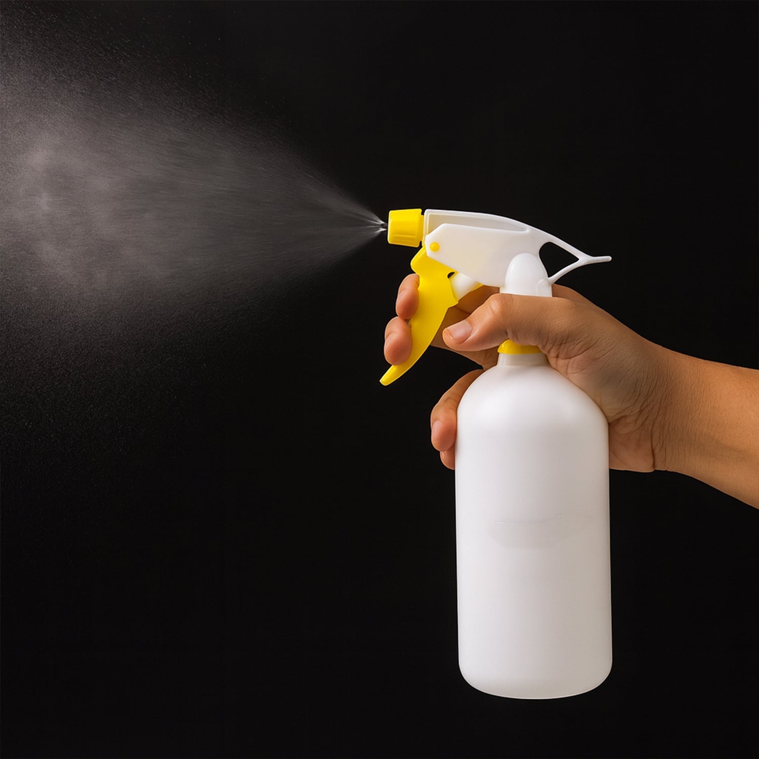 Ergonomic trigger of floral spray bottle
