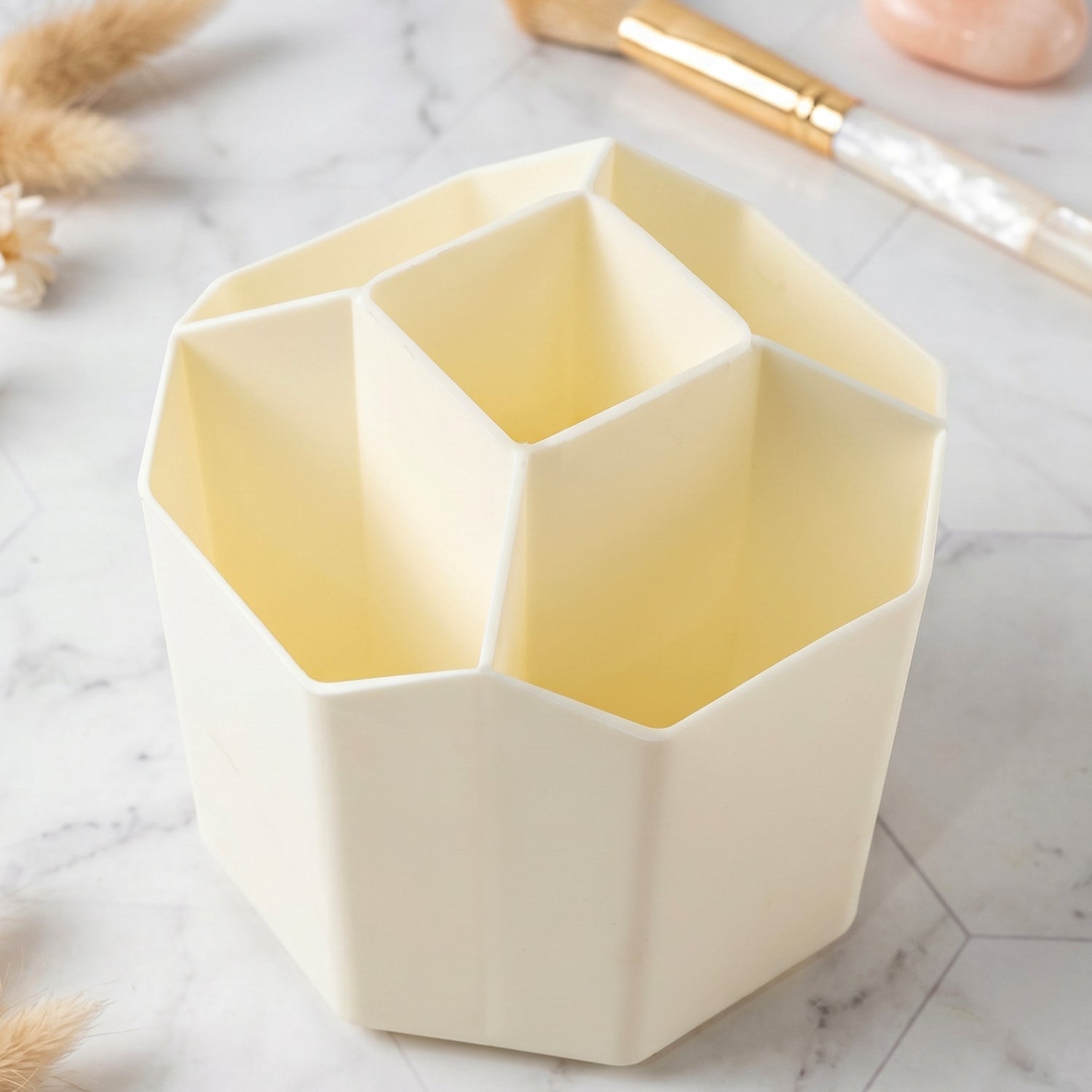 Versatile stationery storage stand suitable for office, study, or home desks