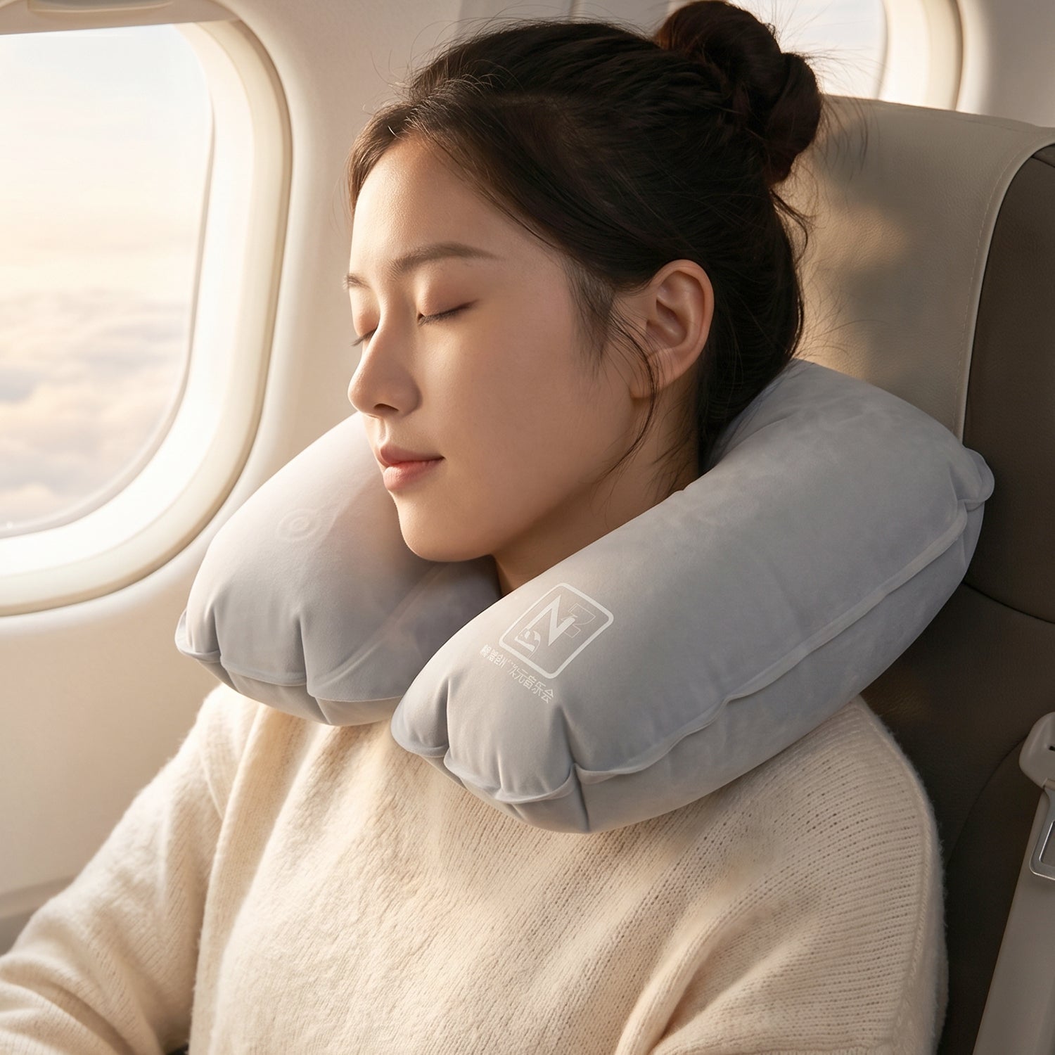 lightweight travel comfort set ideal for long journeys