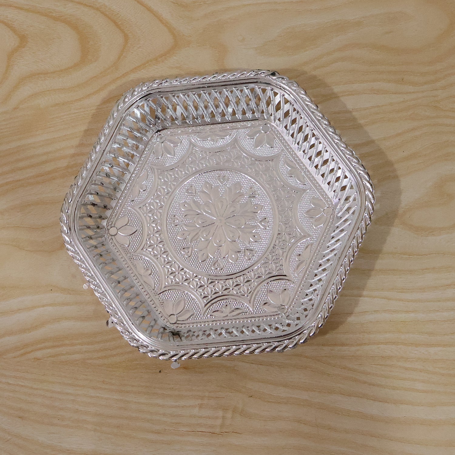 Chic silver tray ideal for hosting dry fruits, mukhwas, and festive treats