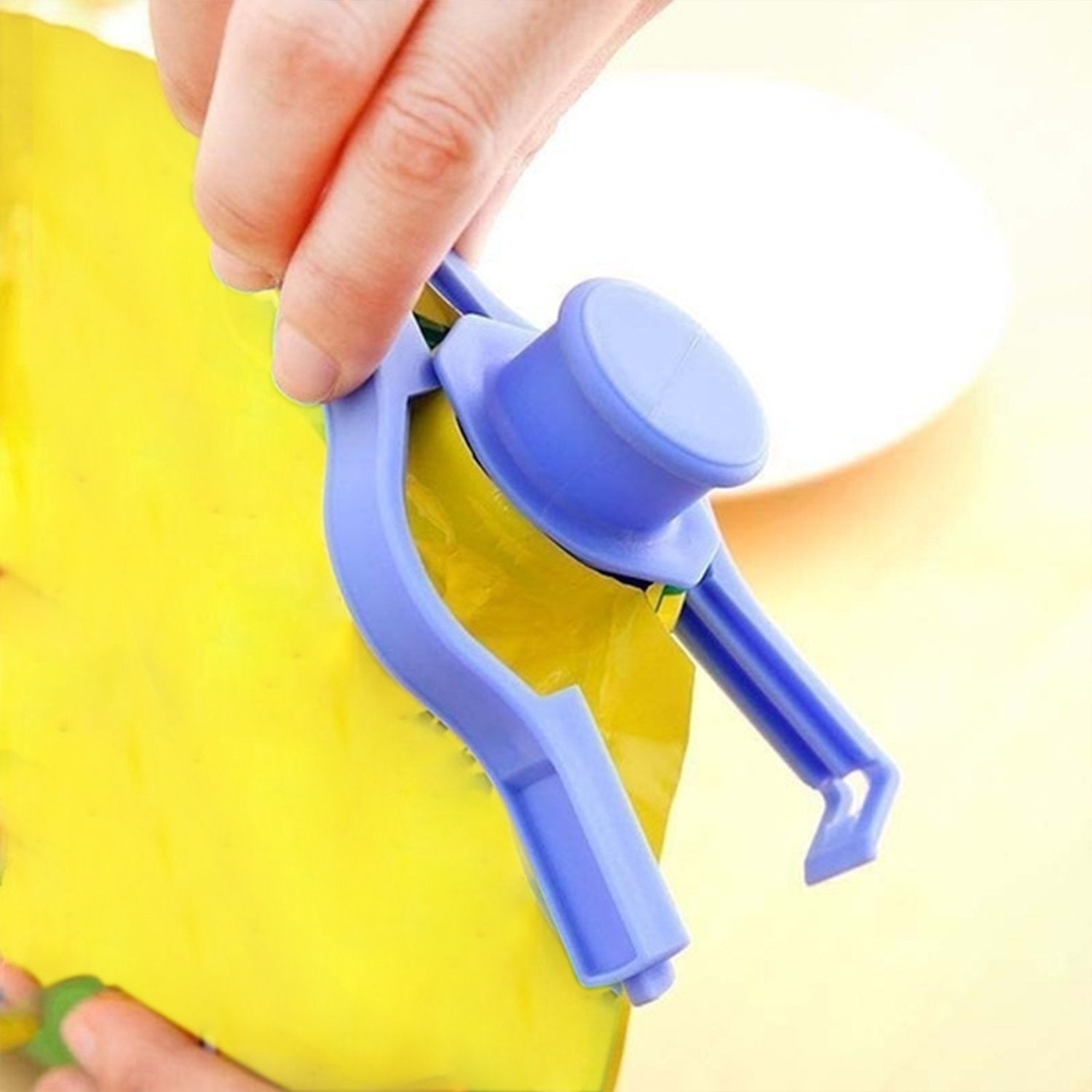 Plastic food sealing clip for bag storage