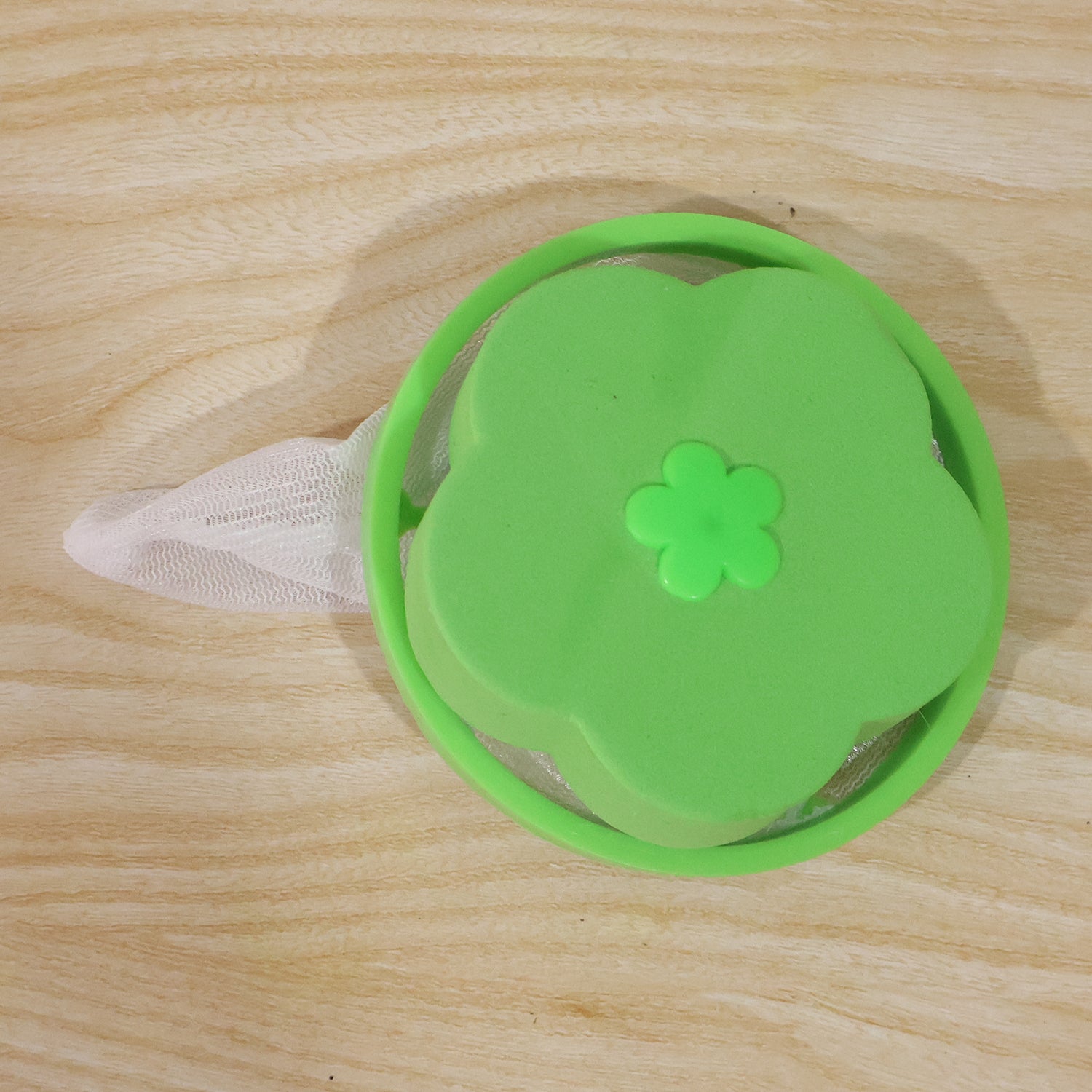 Washing machine lint catcher, easy to clean and reusable for every wash