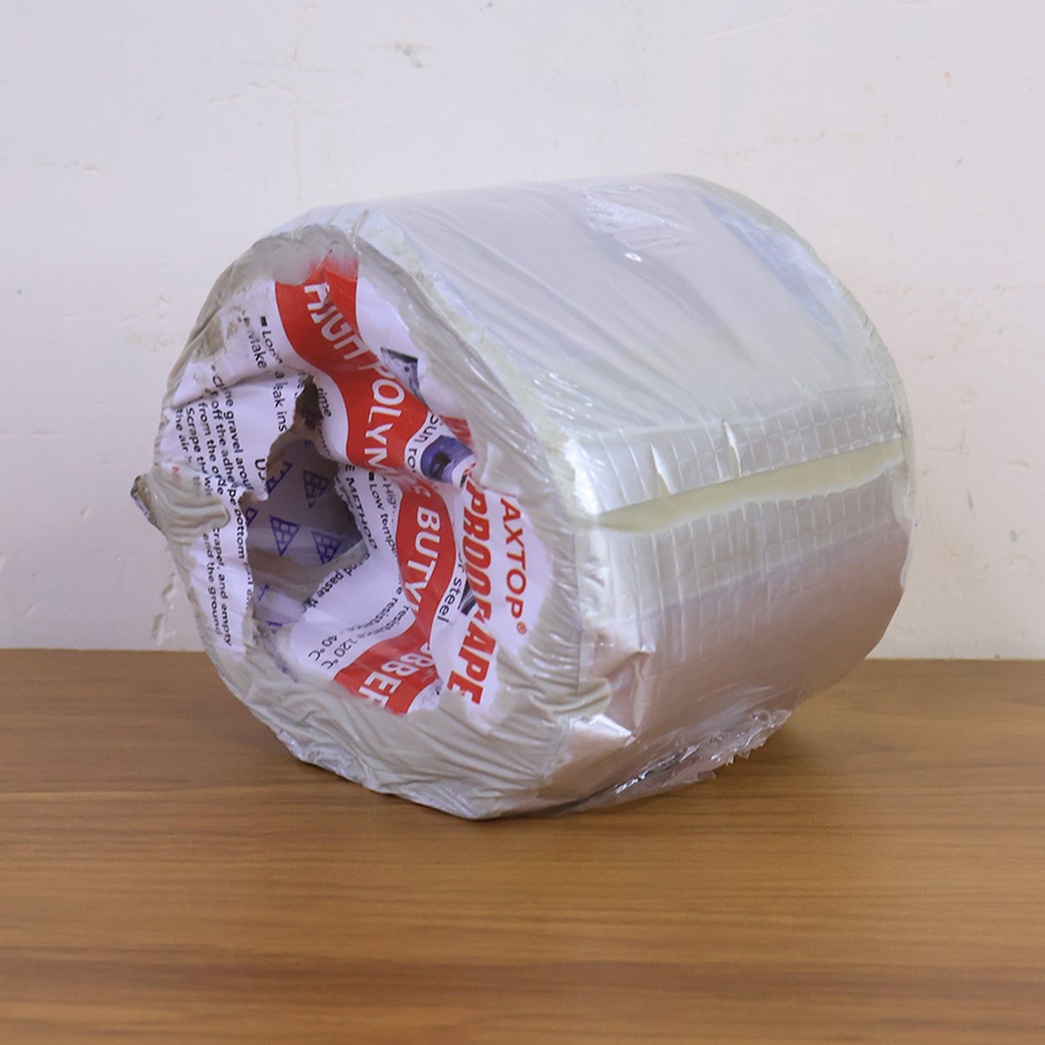 Strong adhesive waterproof sealing tape for long-lasting leak repairs