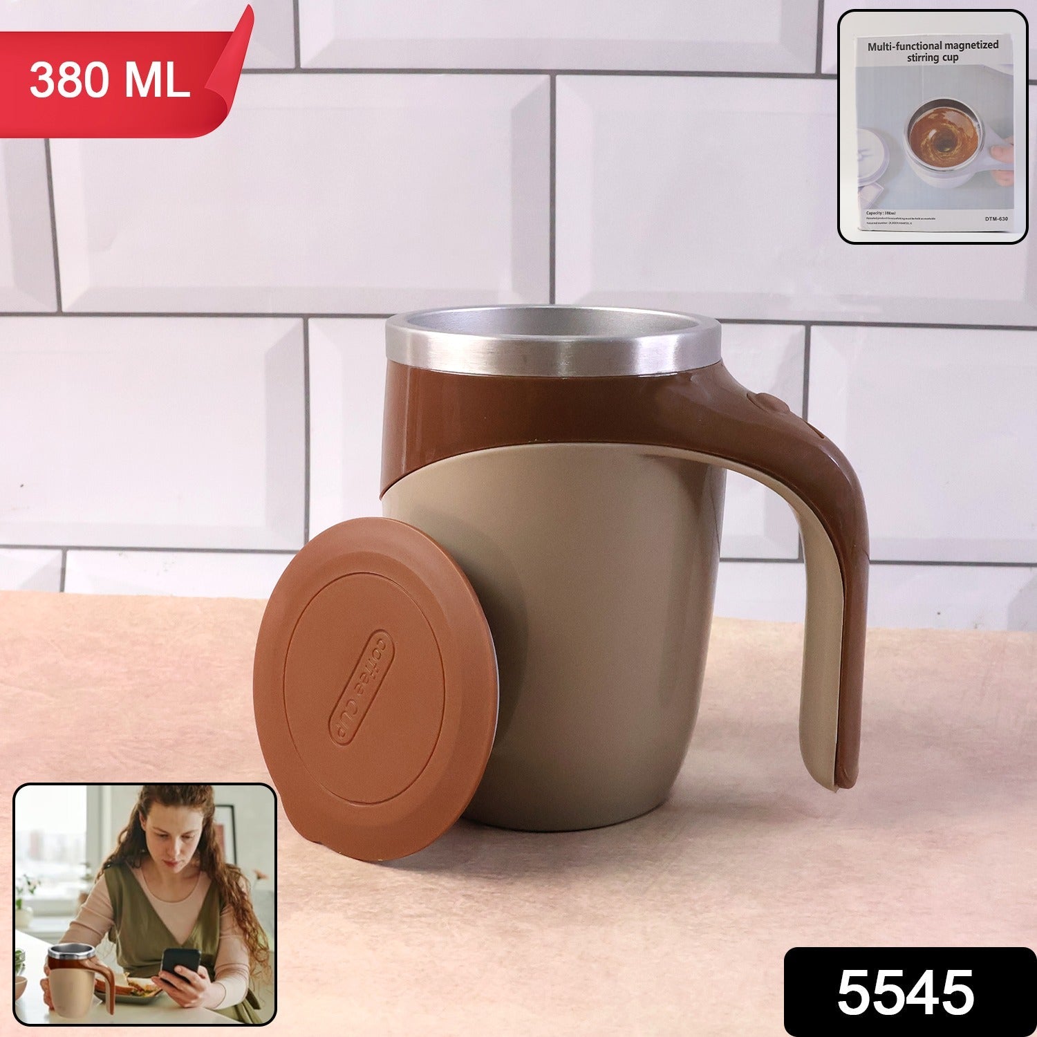 Self-stirring mug mixing a beverage