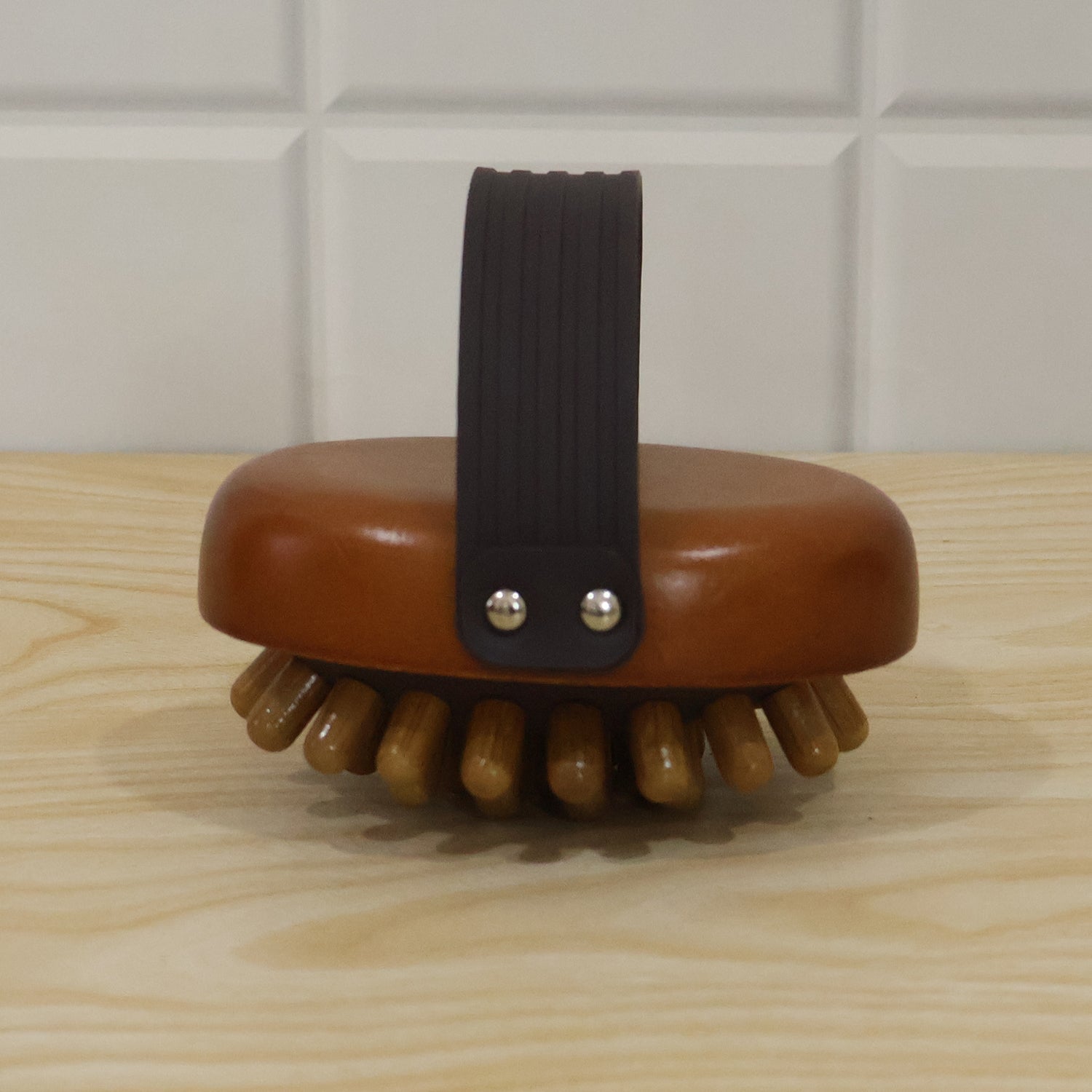 Handheld Wooden Anti Cellulite Body Massager Brush with Strap (1 Pc)
