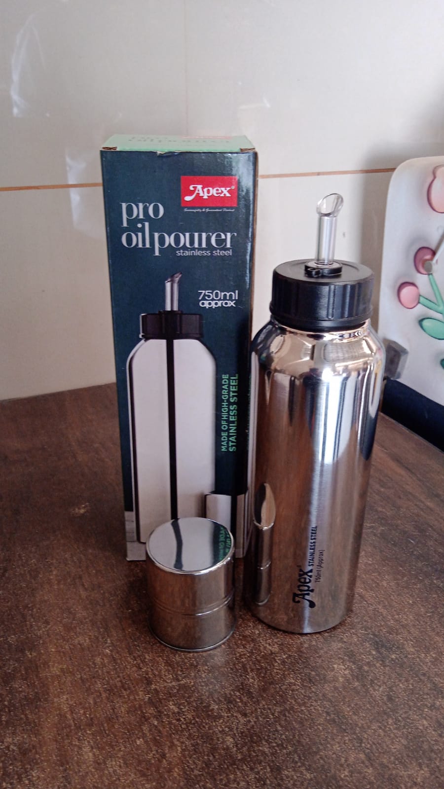 Apex Pro Stainless Steel Oil Pourer – 750ml (1 Pc)