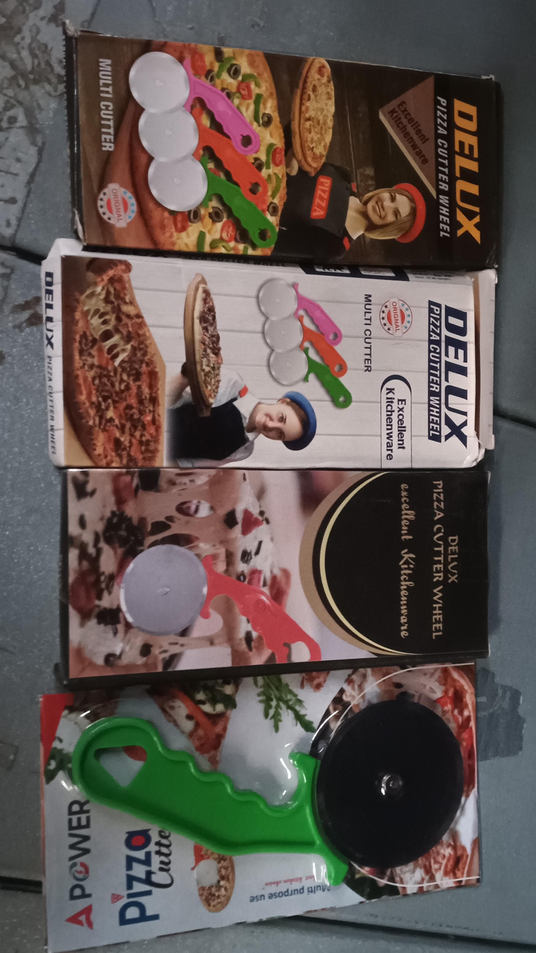 Stainless Steel Pizza Cutter / Pastry Cutter / Sandwiches Cutter