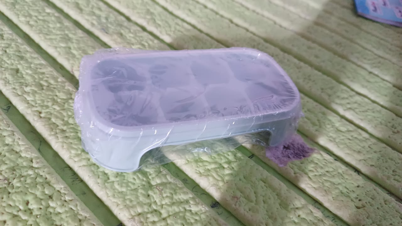 Ice Mold, 8 Grid Food Grade Portable Plastic Ice Tray (1 Pc / 15Ã—8 Cm)
