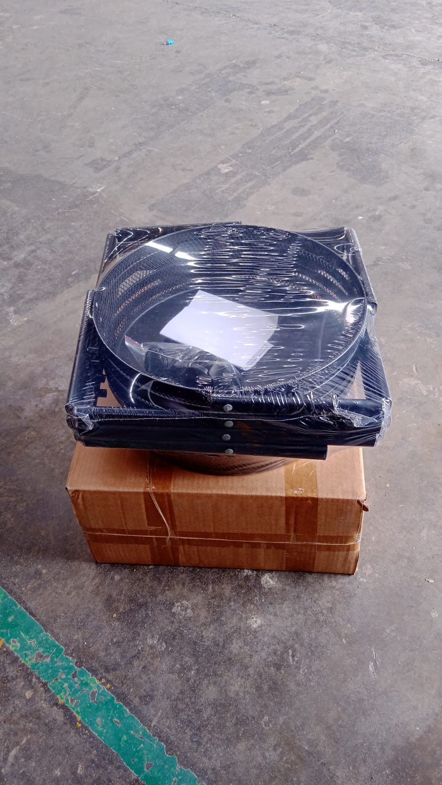 Vertical metal mesh storage rack with wheels