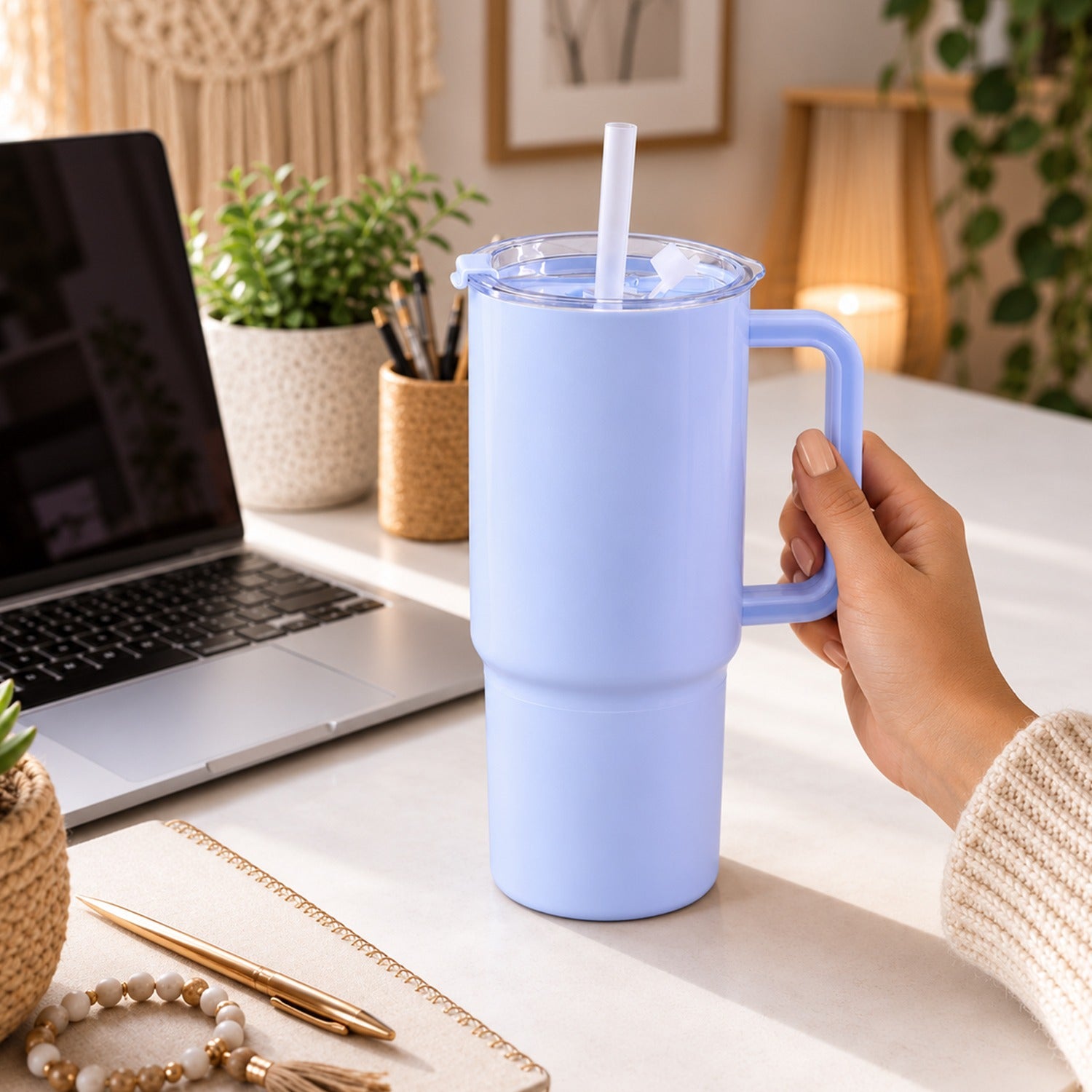 750 ml travel tumbler with straw and handle