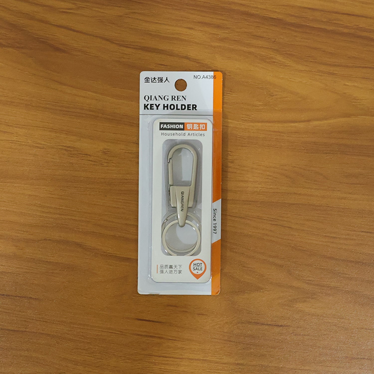 Durable key clip with locking mechanism