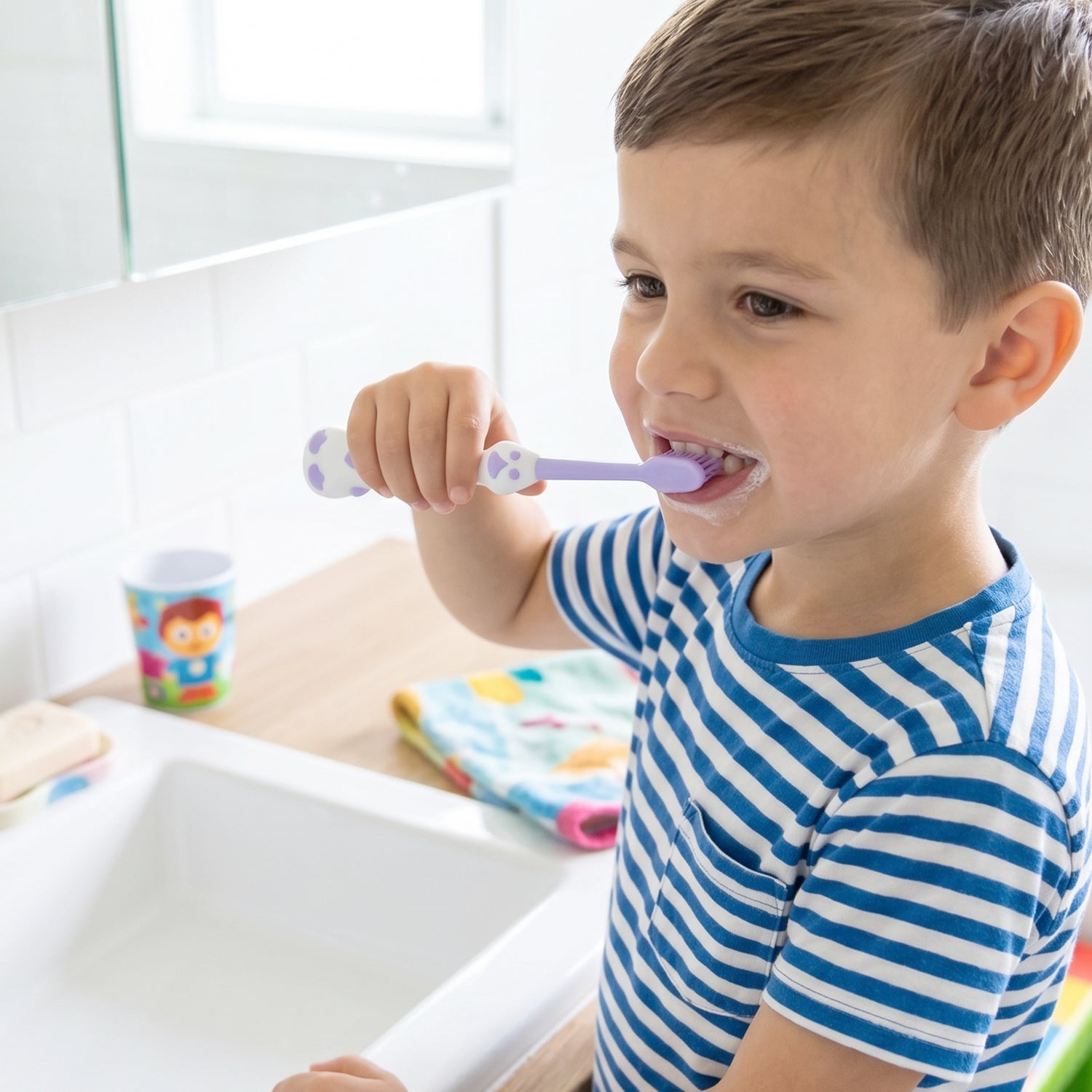 Kids Cartoon Spring Frog toothbrush soft bristles and toy design